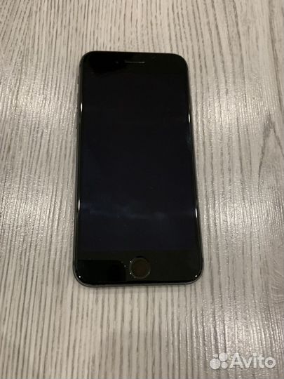 iPhone 8, 64 ГБ