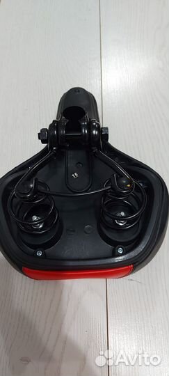 Седло для велосипеда на пружинах