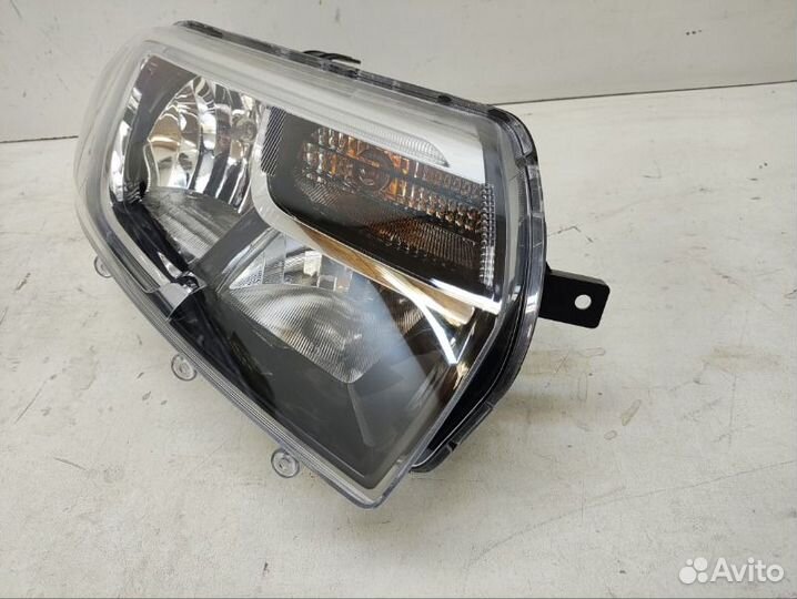 Фара правая Renault Logan 2 2018