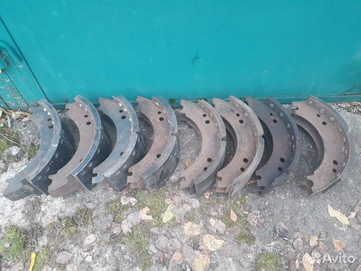 Тормозные колодки на камаз 55111