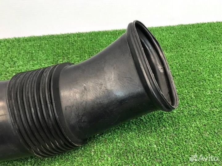 Патрубок воздухозаборника Volkswagen Touareg 7L
