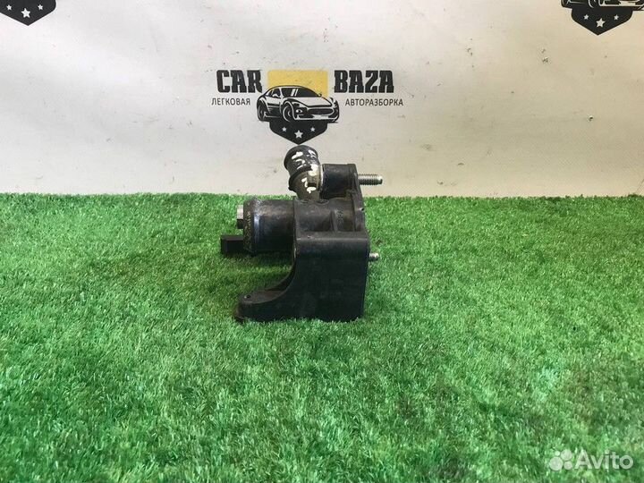 Фланец двигателя системы охлаждения Ford Fiesta