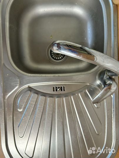 Угловой кухонный гарнитур (хрущ 5 кв м)