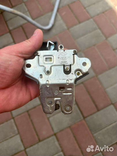Замок багажника kia rio 3