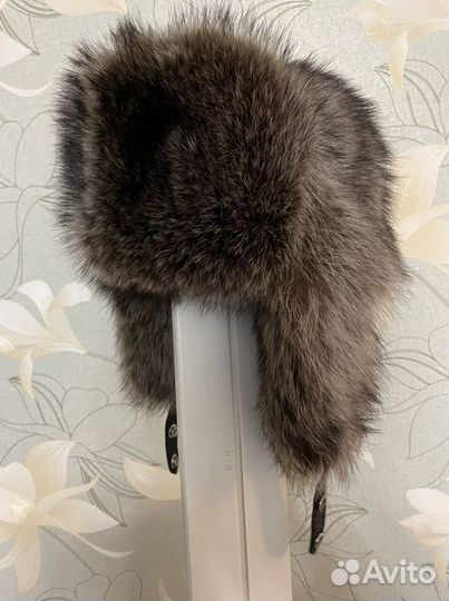 Мужская шапка енота