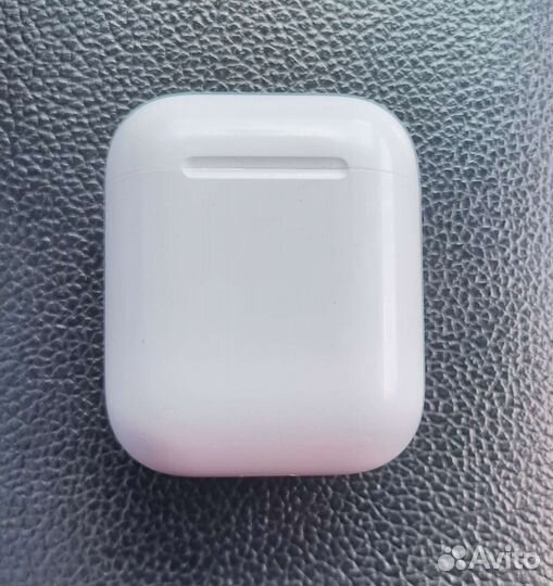 Наушники Apple AirPods