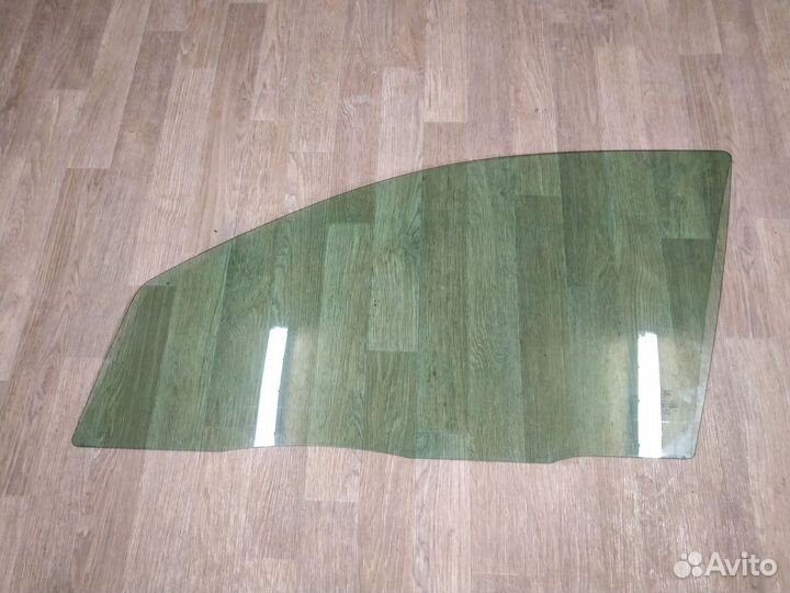 Стекло двери передней левой Ford Mondeo 3