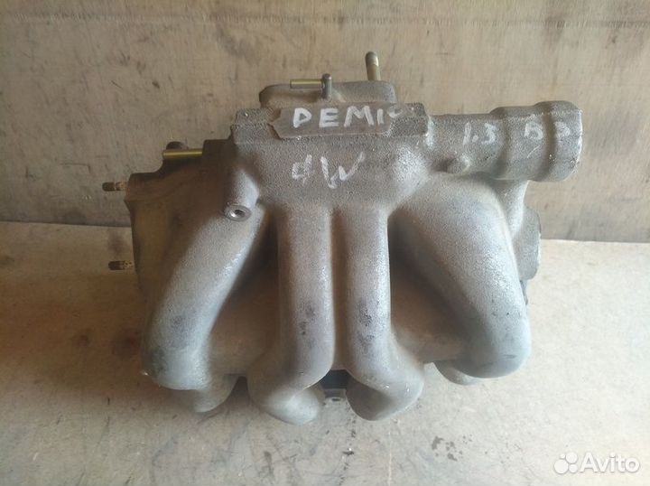 Коллектор впускной Mazda Demio DW с1996-2002г Mazd