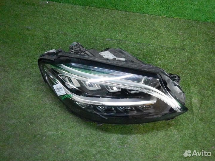 Фара правая Mercedes-Benz C-Class