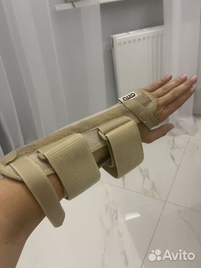 Бандаж лучезапястный левый S