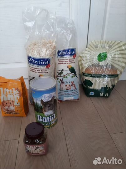 Корм для хомяка,опилки, наполнитель для туалета