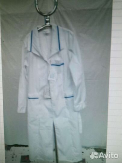 Медицинские халаты и костюмы