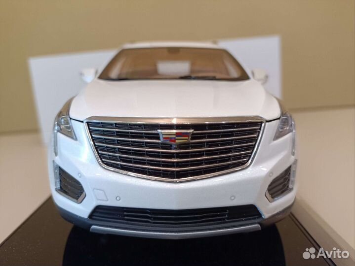 Cadillac XT5 I (2016-2019) Белый 1:18