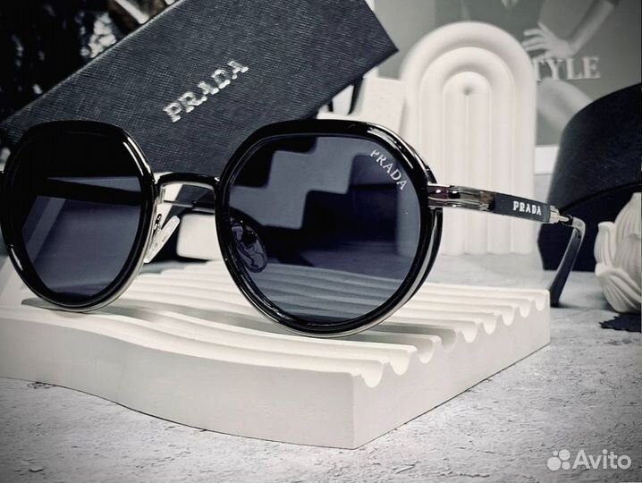 Очки Prada черные круглые