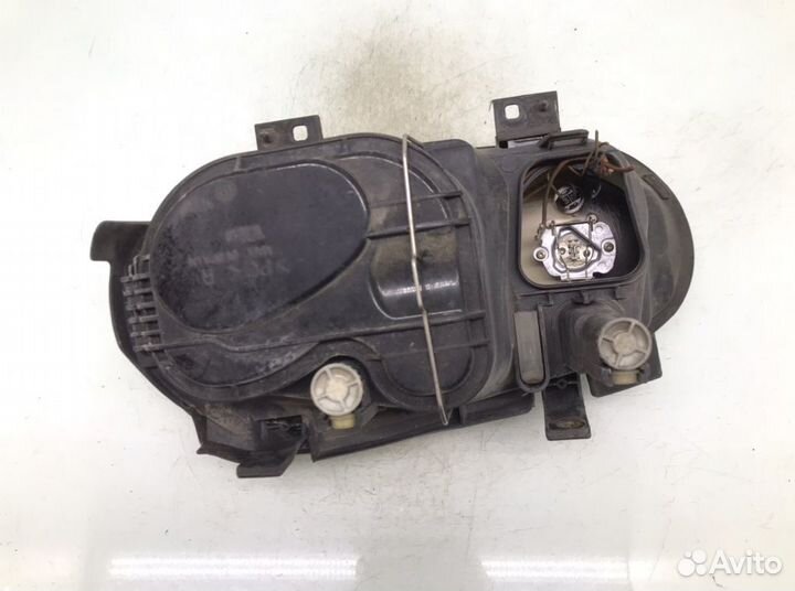 Фара правая Volkswagen Golf 4 1.4 I 2001