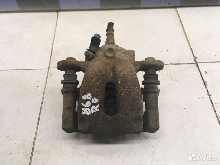 Суппорт задний правый 1-серия E87/E81 2004