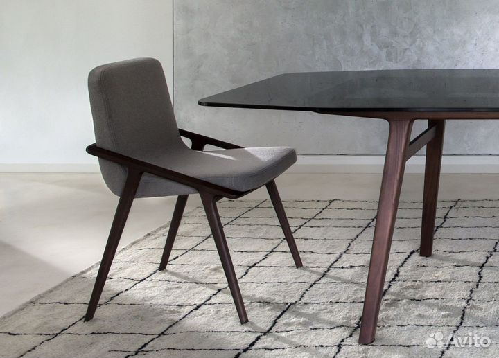 Стул обеденный