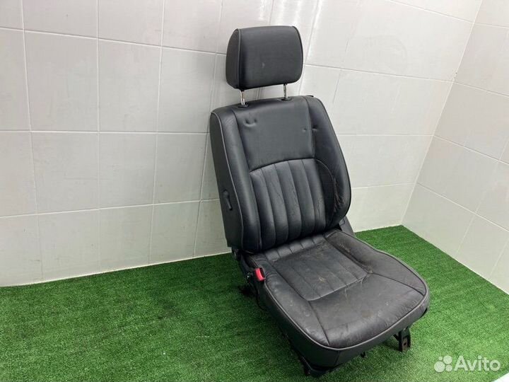 Сиденье водителя Nissan Patrol Y61 ZD30ddti 2008