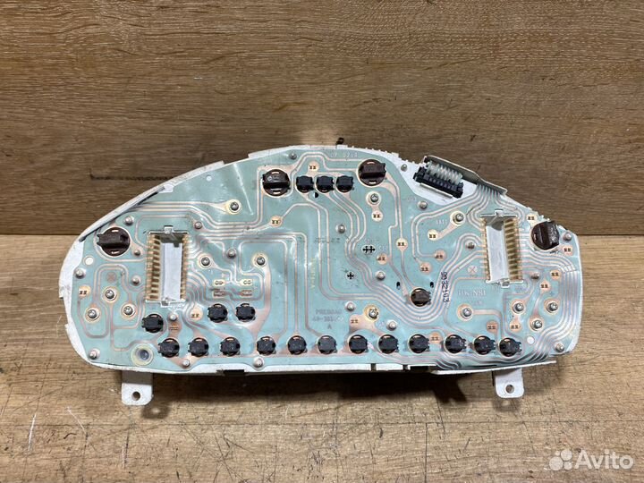 Панель приборов Mitsubishi Carisma бензин 772204