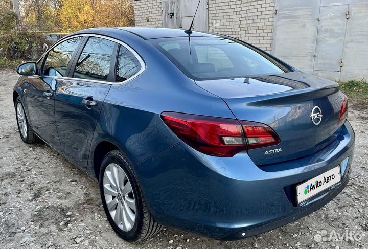 Opel Astra 1.6 AT, 2013, 74 200 км