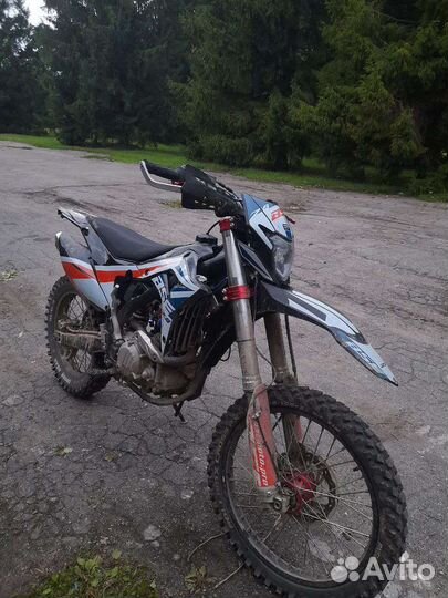 Кроссовый мотоцикл