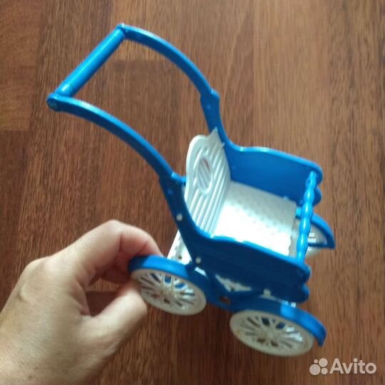 Коляска кукольная