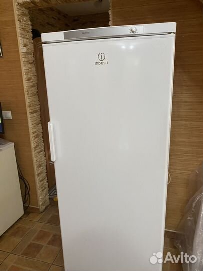Морозилка Indesit
