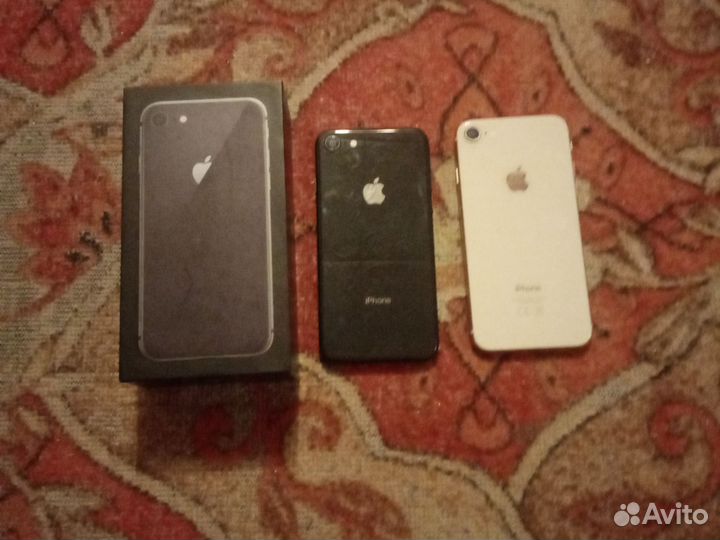 Телефон iPhone 8 64gb