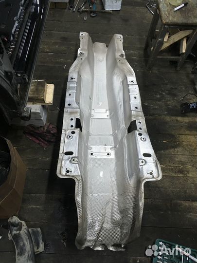 Экран тоннеля кузова Фольцваген Тигуан 2