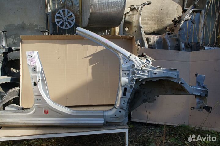 Четверть Передняя Правая Citroen C4 II лонжерон R