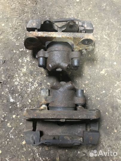 Передний суппорт BMW X3 Е83