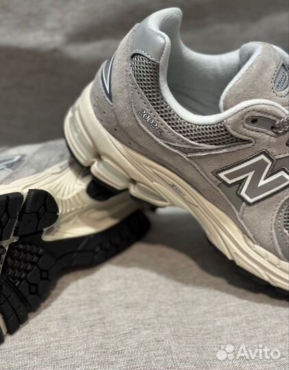 Женские Кроссовки New Balance 2002R