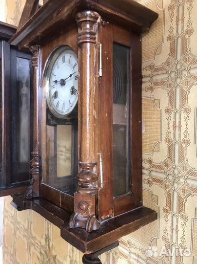 Настенные часы с боем. В. Габю