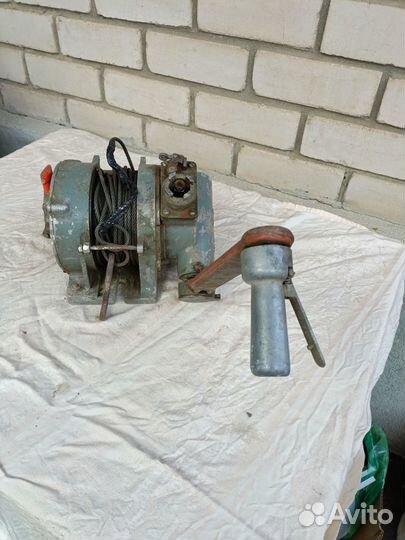 Лебедка ручная авиационная тип бл-47М 125-500 кг
