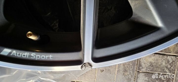 Оригинальные диски Audi Q7 SQ7 4M R22