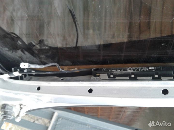 Стекло багажника на volkswagen golf-5