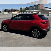 Kia Stonic 1.4 AT, 2018, 67 500 км, с пробегом, цена 2 390 000 руб.