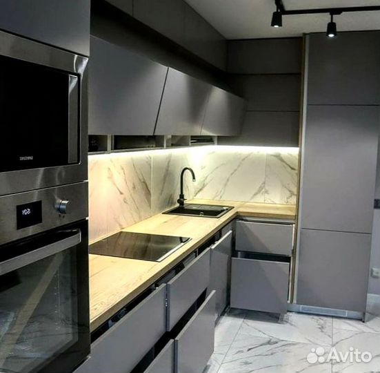 Кухонный гарнитур угловой