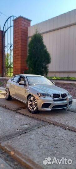 BMW X6M 1/18