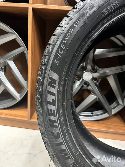 Michelin X-Ice Snow SUV 275/45 R22 112T