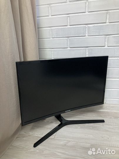 Монитор Samsung LC24RG50fqixci