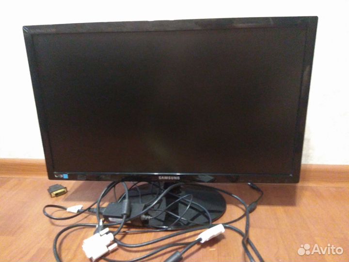 Монитор Samsung 23 LS23A300