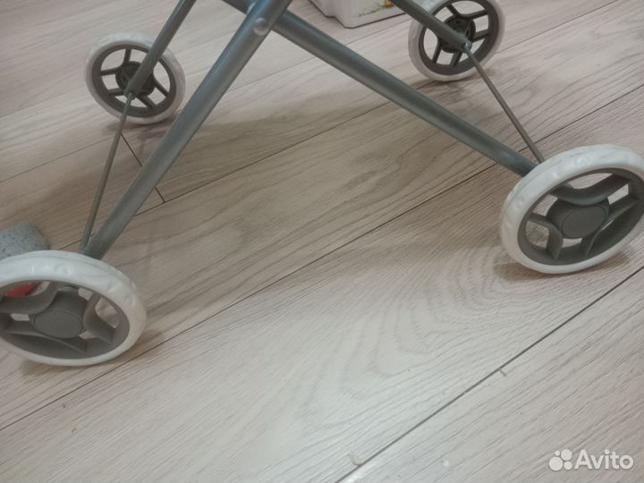 Коляска для кукол