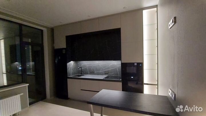 Кухня в потолок