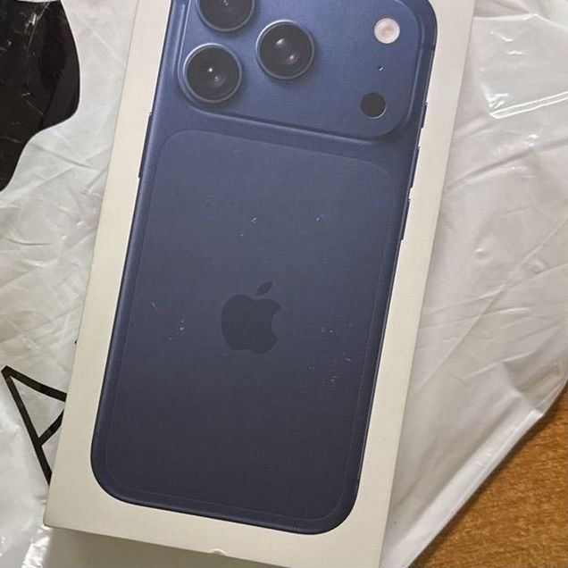 iPhone 17 Pro, 512 ГБ, SIM + eSIM