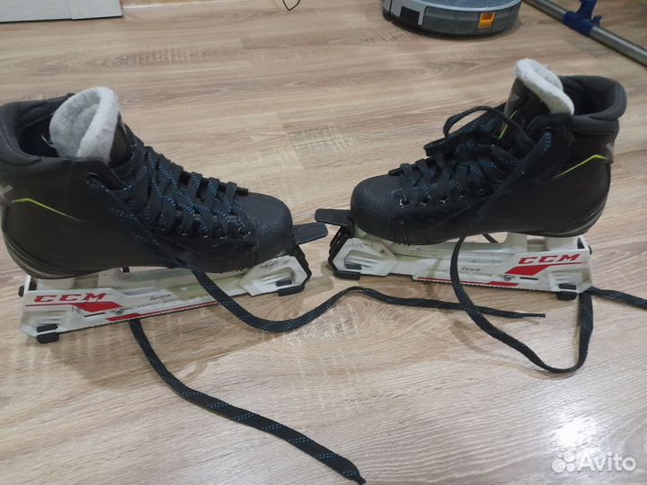 Коньки для хоккея с мячом