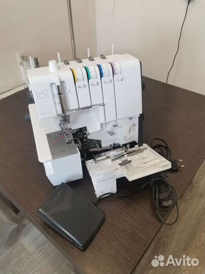 Распошивальная машины Bernette funlock B42