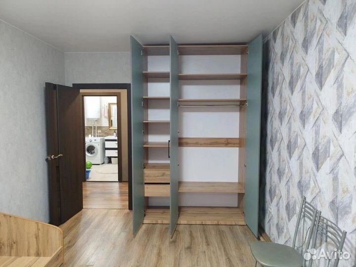 Комплект мебели в детскую