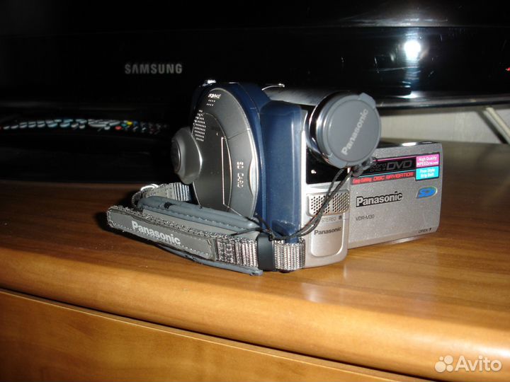 Видеокамера Panasonic VDR-M30