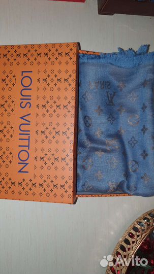 Новые палантины и платки Dior, Louis Vuitton
